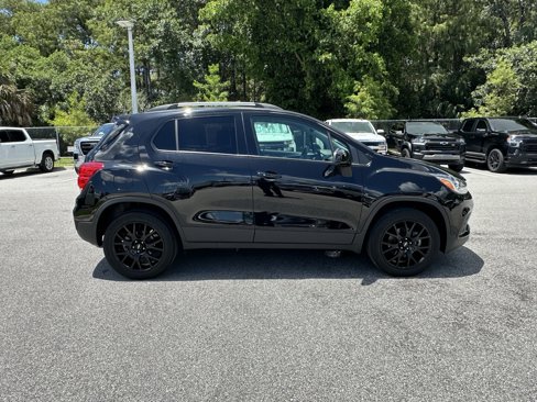 Certified 2022 Chevrolet Trax LT w/ Midnight Edition image 11