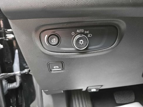 Used 2024 GMC Terrain SLE image 13