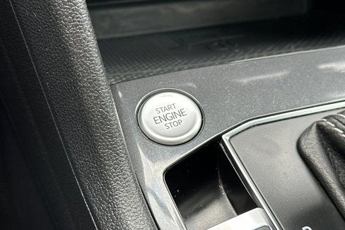 Used 2021 Volkswagen Tiguan SE image 24