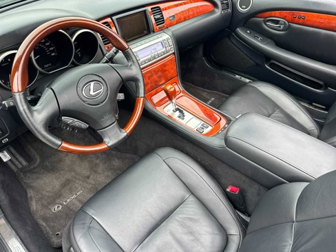 Used 2006 Lexus SC 430 Convertible image 4