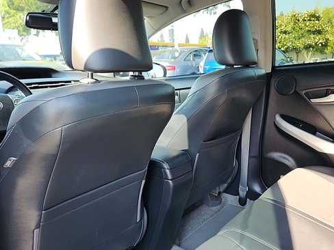 Used 2012 Toyota Prius Plug-In Hybrid image 32