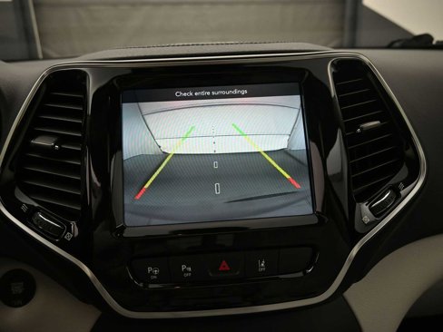 Used 2022 Jeep Cherokee Limited w/ Mopar Interior Package image 8