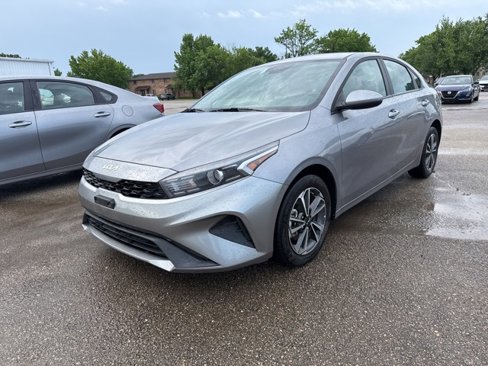 Used 2024 Kia Forte LXS image 2