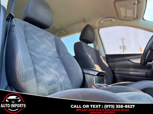 Used 2016 Nissan Rogue SV image 19