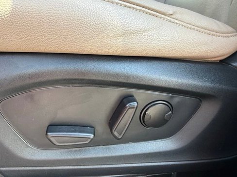 Used 2020 Ford Explorer XLT w/ Equipment Group 202A image 24