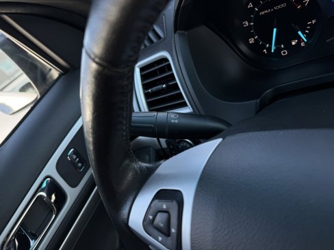Used 2014 Ford Explorer XLT image 23