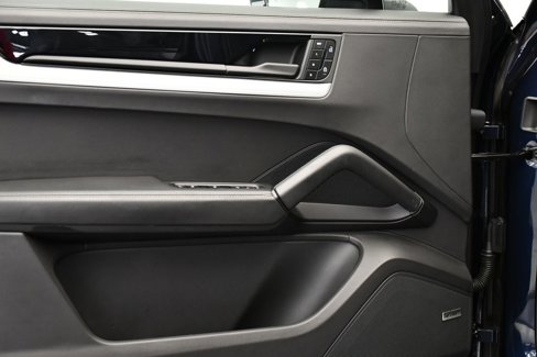 Certified 2024 Porsche Cayenne S image 38