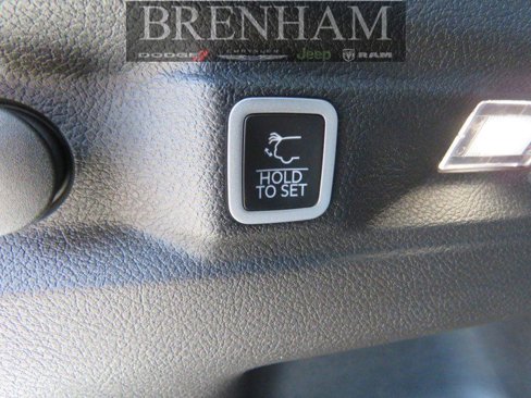 New 2025 Jeep Grand Cherokee L Laredo image 17