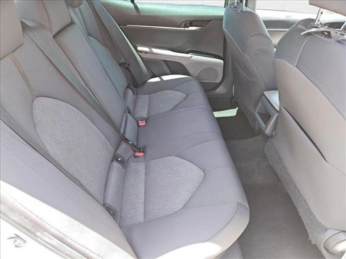 Used 2018 Toyota Camry LE image 17