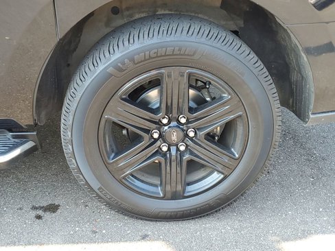 Used 2020 Ford Expedition Max XLT w/ Equipment Group 202A image 5