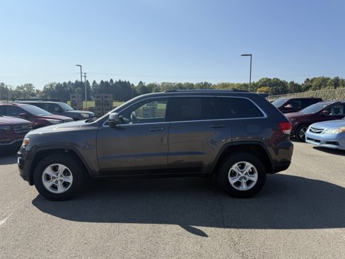Used 2017 Jeep Grand Cherokee Laredo w/ Quick Order Package 23E image 9