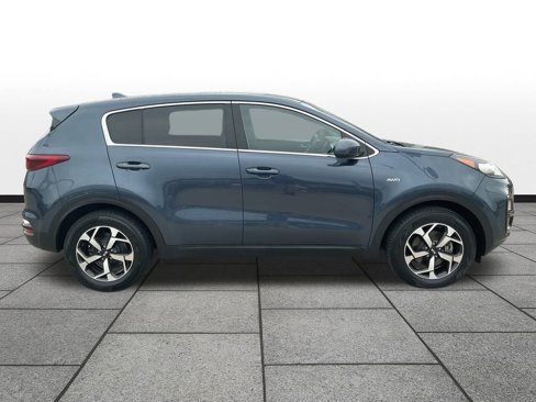 Used 2022 Kia Sportage LX image 6