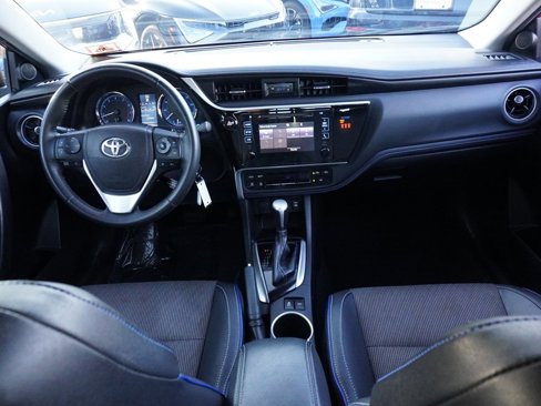 Used 2018 Toyota Corolla L image 33