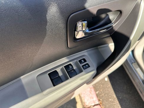 Used 2013 Nissan Rogue SV image 22