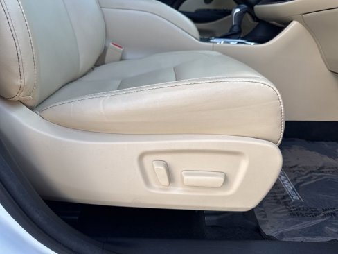 Used 2017 Toyota Highlander XLE image 40