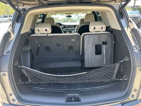 Used 2020 Buick Enclave Essence w/ LPO, Luxury Package image 18