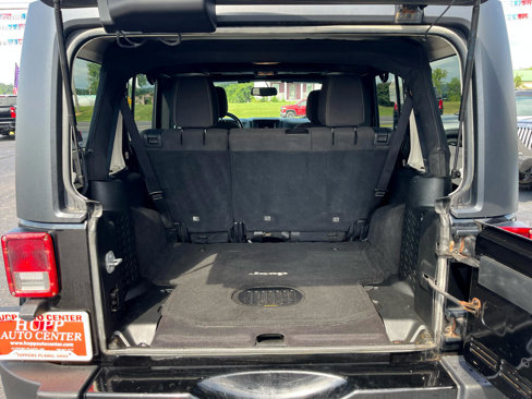 Used 2016 Jeep Wrangler Unlimited Sahara w/ Connectivity Group image 22