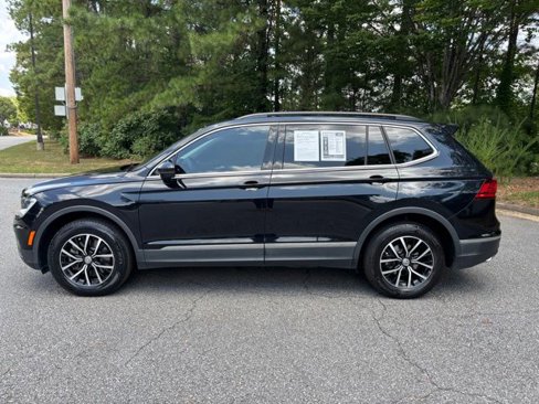 Used 2021 Volkswagen Tiguan SE image 3