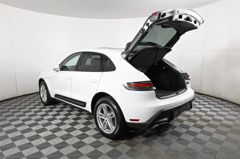 Certified 2025 Porsche Macan image 34