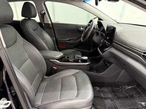 Used 2020 Hyundai Ioniq Limited image 16