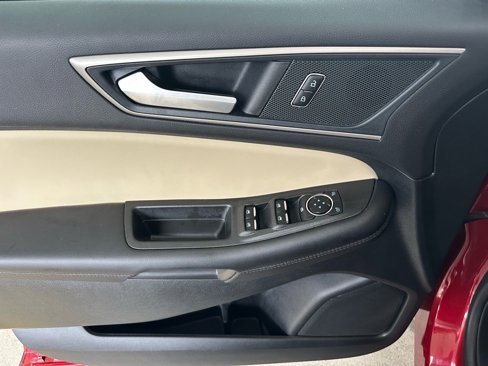 Used 2024 Ford Edge SEL w/ Convenience Package image 14