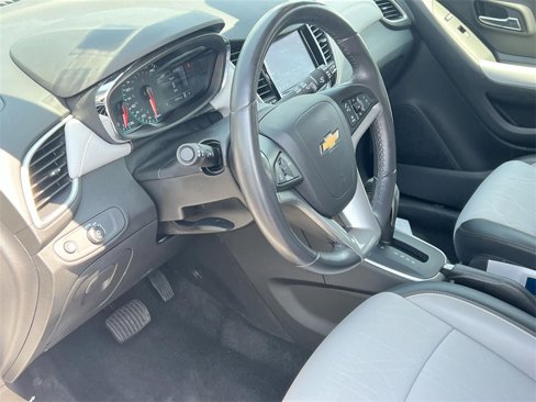 Certified 2022 Chevrolet Trax LT w/ LT Convenience Package image 11