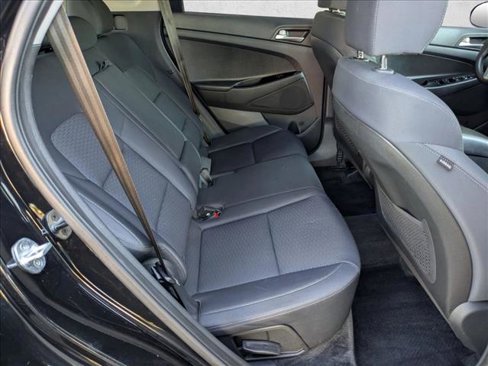 Used 2021 Hyundai Tucson SE image 18