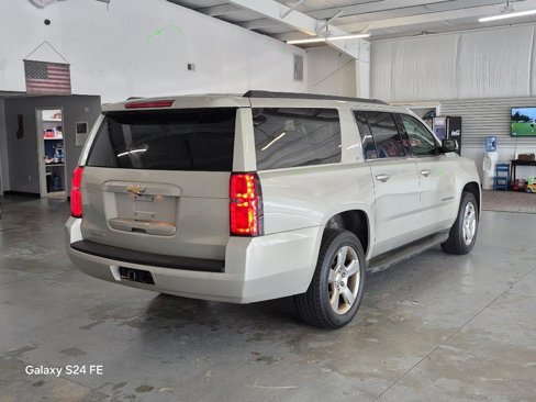 Used 2016 Chevrolet Suburban LT image 2
