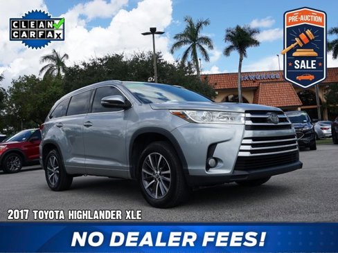 Used 2017 Toyota Highlander FWD V6 image 1
