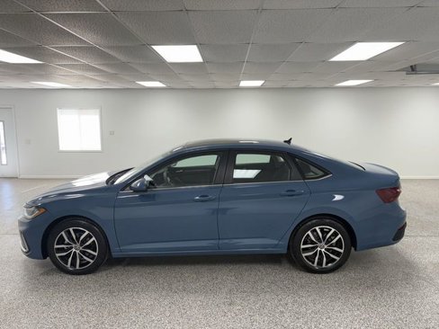 Used 2025 Volkswagen Jetta SE image 53