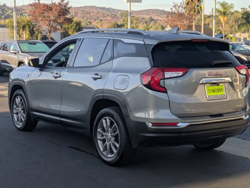 Used 2024 GMC Terrain SLT image 7