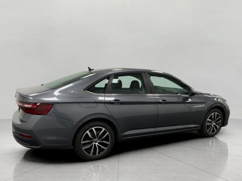 New 2025 Volkswagen Jetta SE image 2