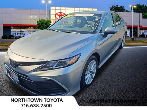 Used 2022 Toyota Camry LE image 2