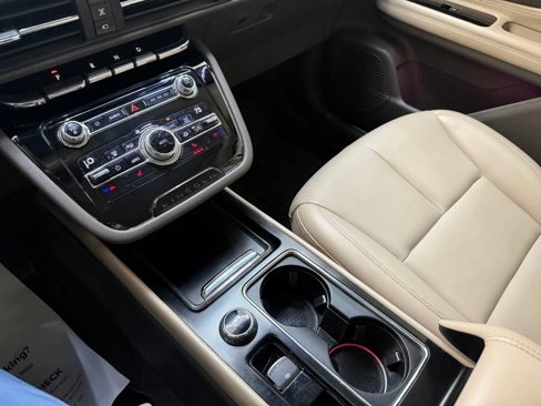 Used 2020 Lincoln Corsair FWD w/ Convenience Package image 12