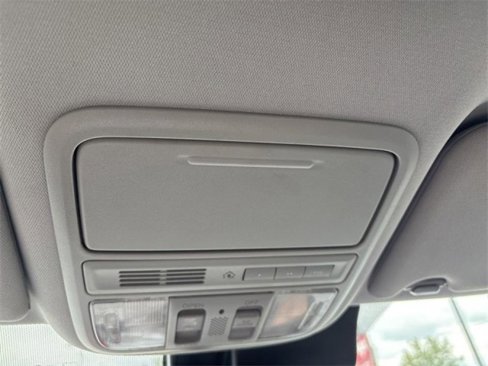 Used 2016 Honda Pilot Touring image 15