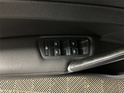 Used 2019 Volkswagen Golf Alltrack S image 18