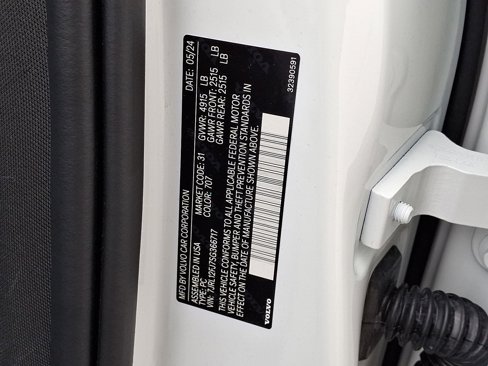 Certified 2025 Volvo S60 B5 Core image 27