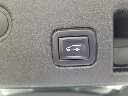 Used 2020 Chevrolet Equinox LT image 16