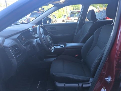 Used 2023 Nissan Rogue S image 15