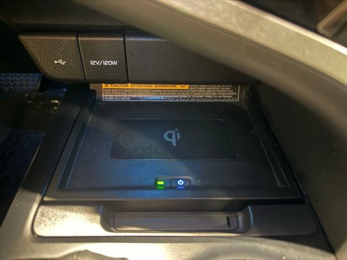 Used 2020 Toyota Camry XLE image 28