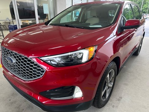 Used 2024 Ford Edge SEL w/ Convenience Package image 3