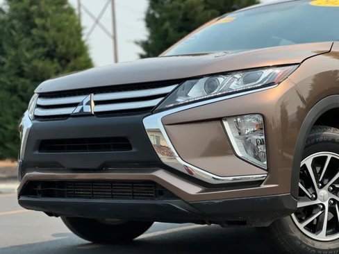 Used 2020 Mitsubishi Eclipse Cross ES image 8