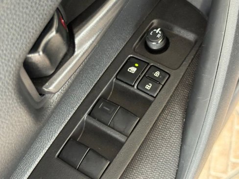 Used 2022 Toyota Corolla LE image 14