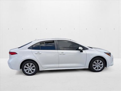 Used 2020 Toyota Corolla LE image 4