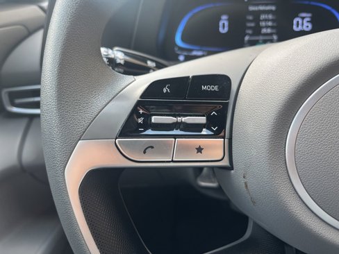 Certified 2025 Hyundai Elantra SE image 33