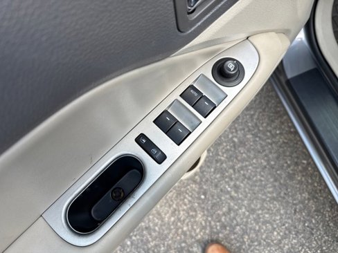 Used 2010 Ford Fusion SEL image 12