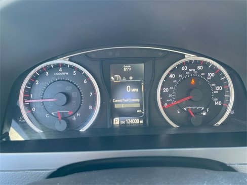Used 2017 Toyota Camry SE image 12