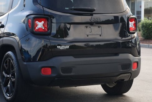 Used 2017 Jeep Renegade Altitude image 7