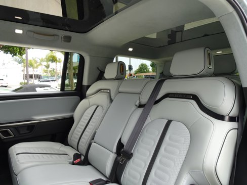 Used 2024 Rivian R1S Adventure image 18