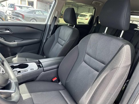 Used 2024 Nissan Rogue SV image 34